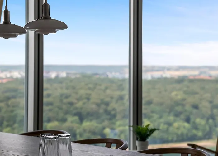 Penthouse Suite On 35Th Floor